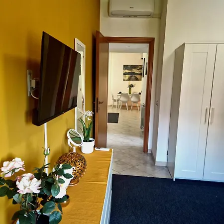 بيت ضيافة Tor Vergata- Stanza Con Bagno Privato
